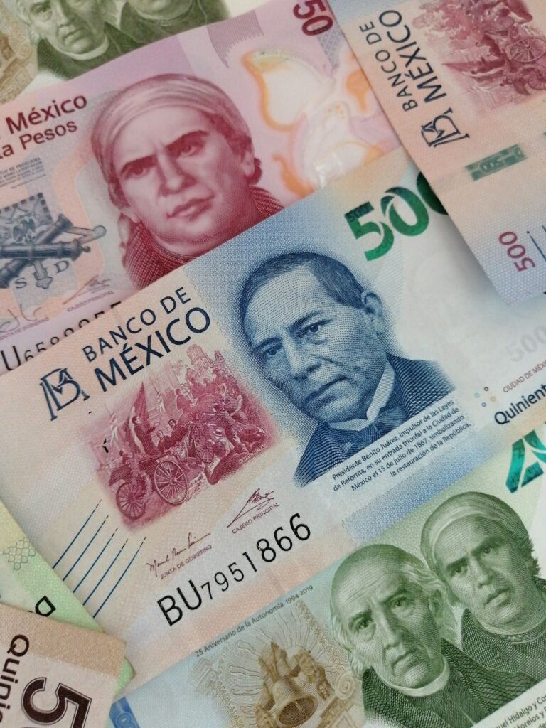 Billetes de 50, 500 y 200 pesos mexicanos